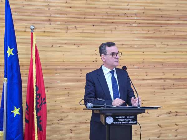 Kryetari i Gjykatës së Lartë Sokol Sadushi, zhvilloi një takim akademik me studentët e Fakultetit të Drejtësisë të Universitetit të Shkodrës