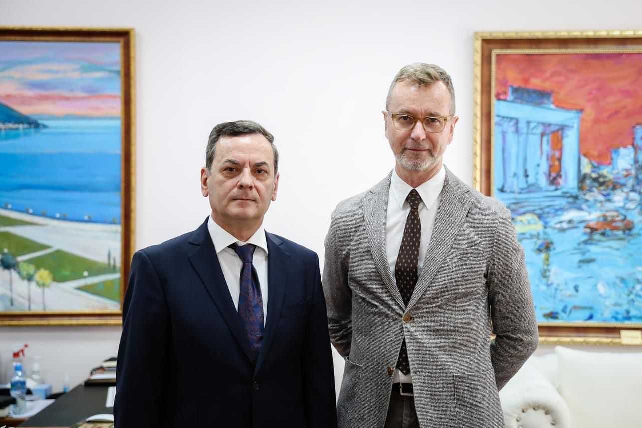 Ambasadori i BE-së në Shqipëri Silvio Gonzato vizitë në Gjykatën e Lartë, takon Kryetarin Sokol Sadushi