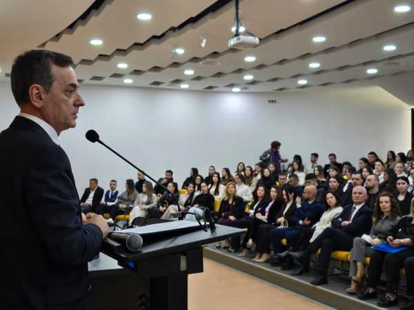 Drejtësia përballë polarizimit: pavarësia, përgjegjshmëria dhe besimi publik